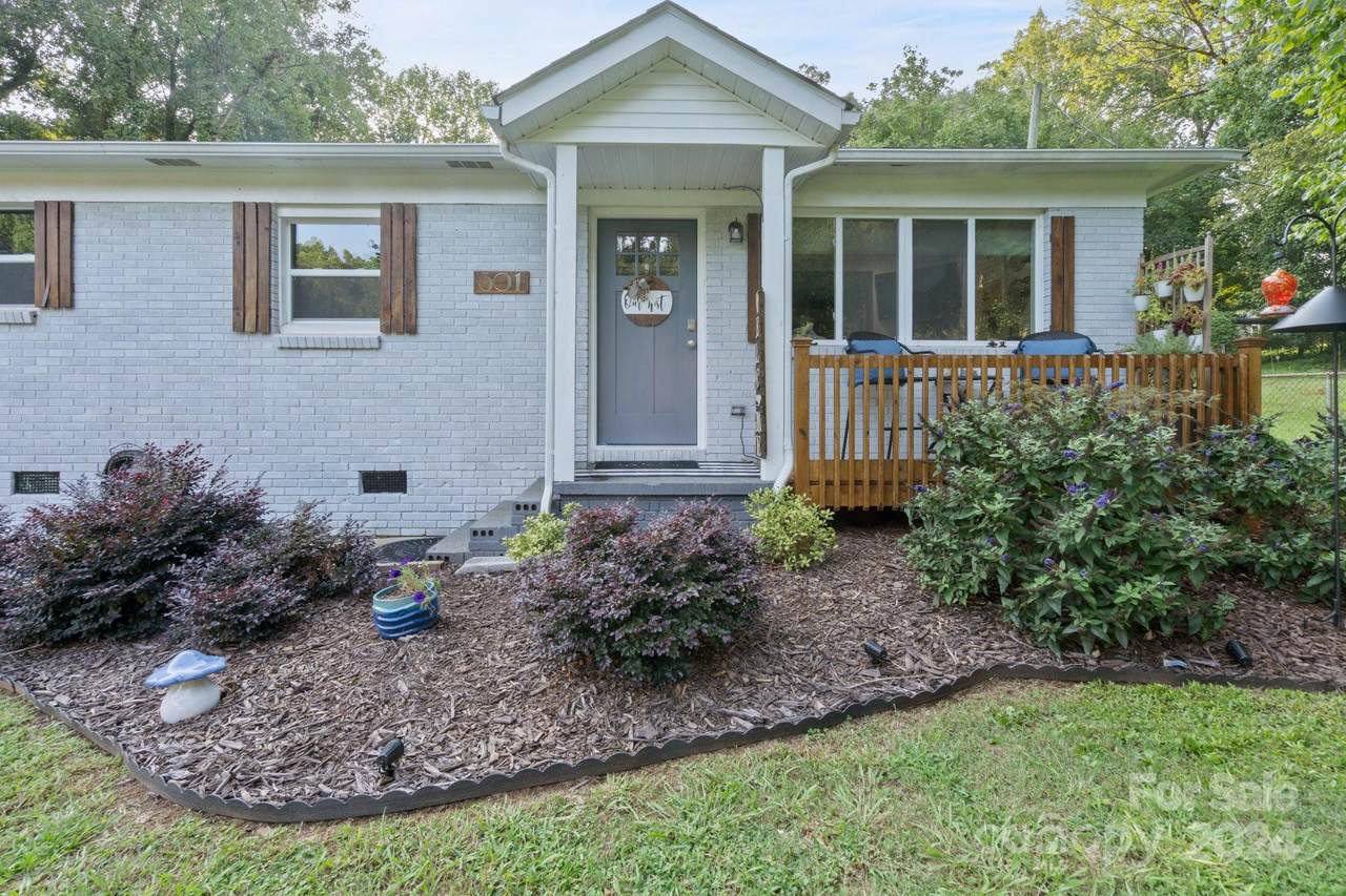 301 6th Street - Photo 1