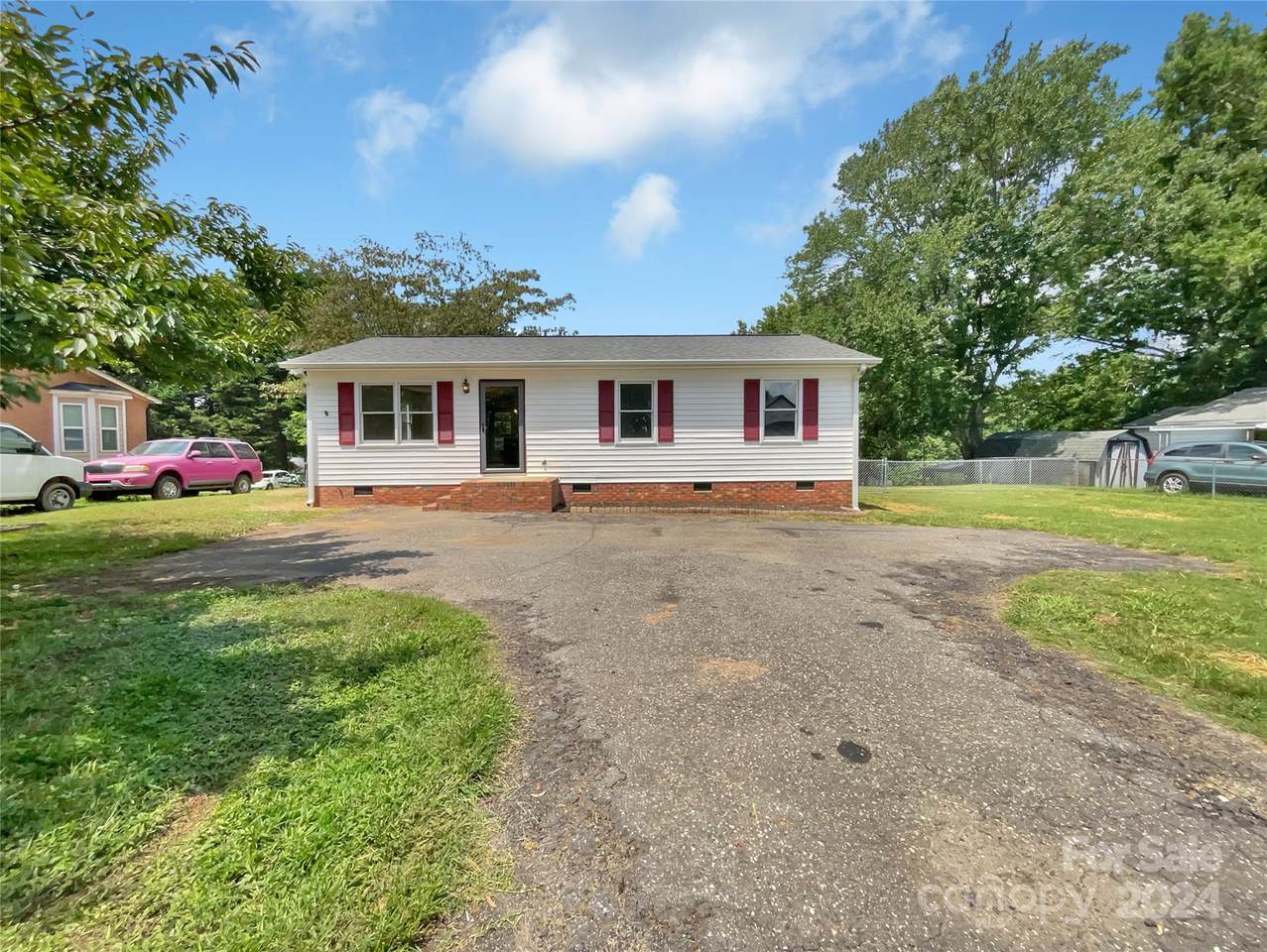 108 Hillcrest Drive - Photo 1