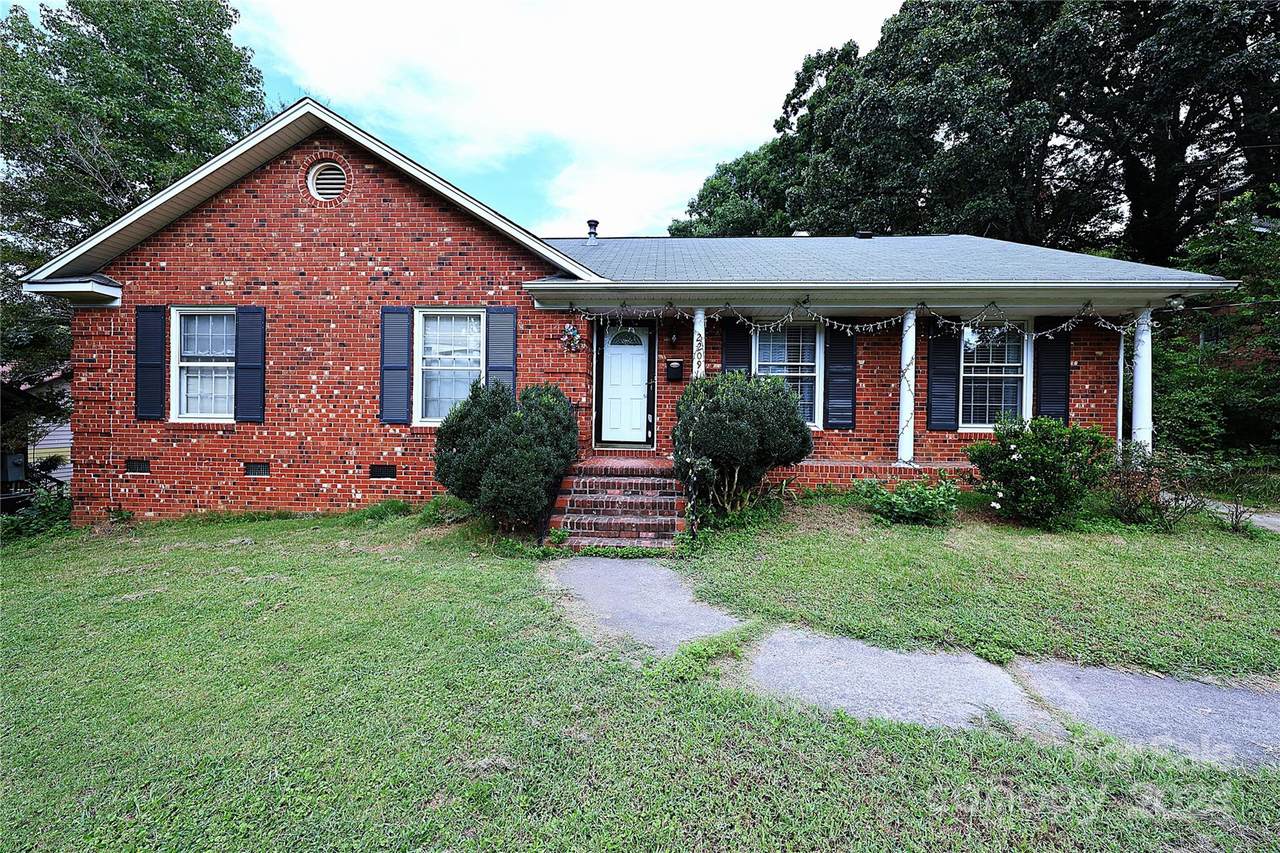 2209 Laura Drive - Photo 1