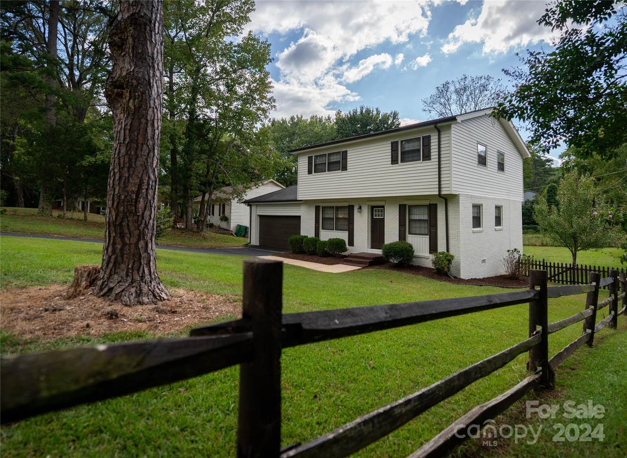 908 Tally Ho Court - Photo 1