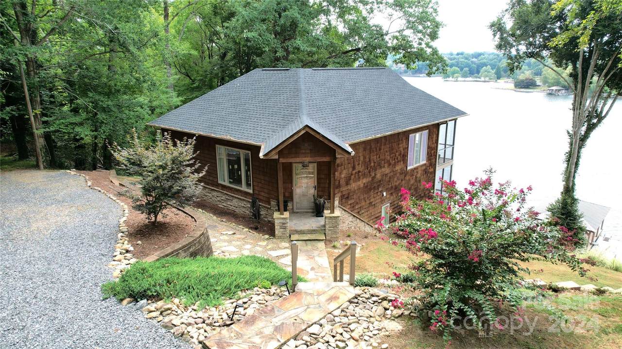 152 Bridge Pointe Lane - Photo 1