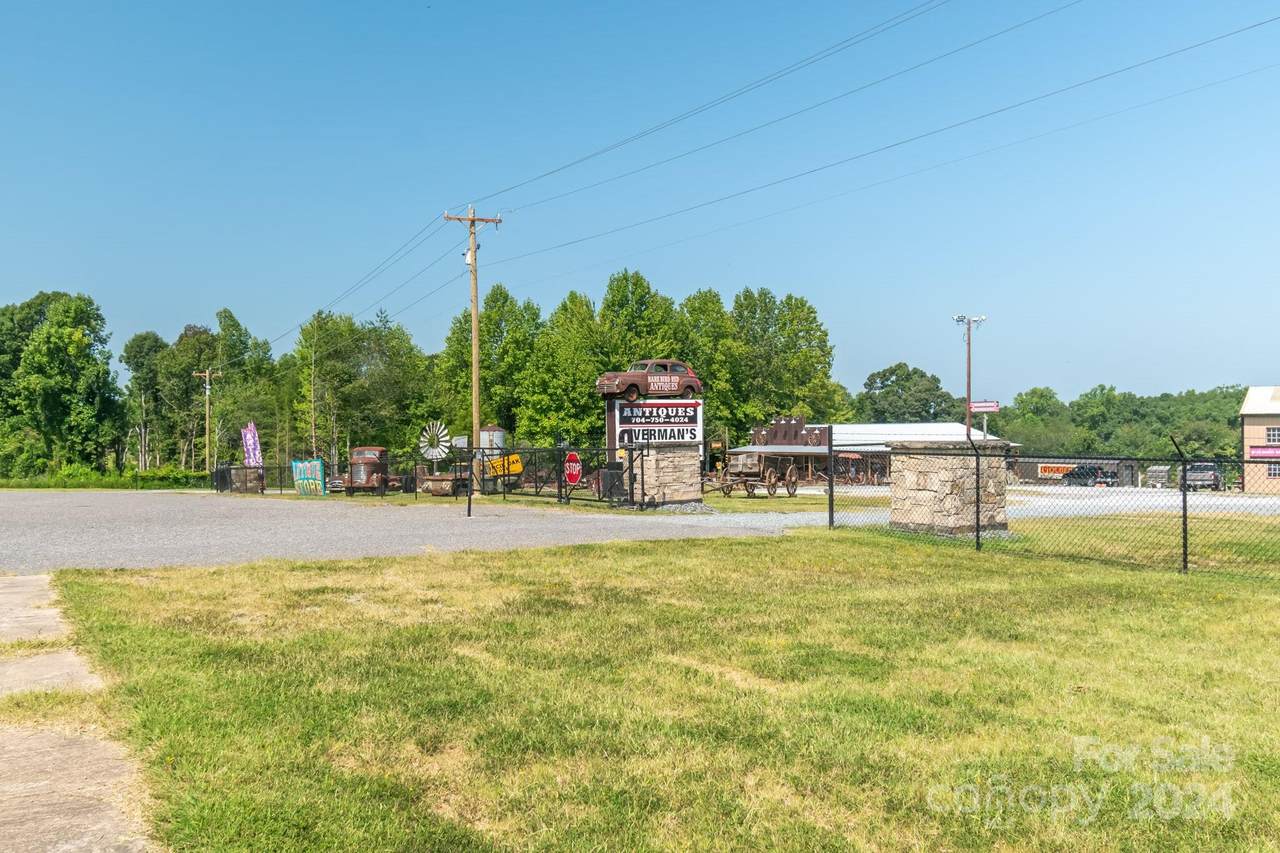 5067 Dixon Boulevard - Photo 1