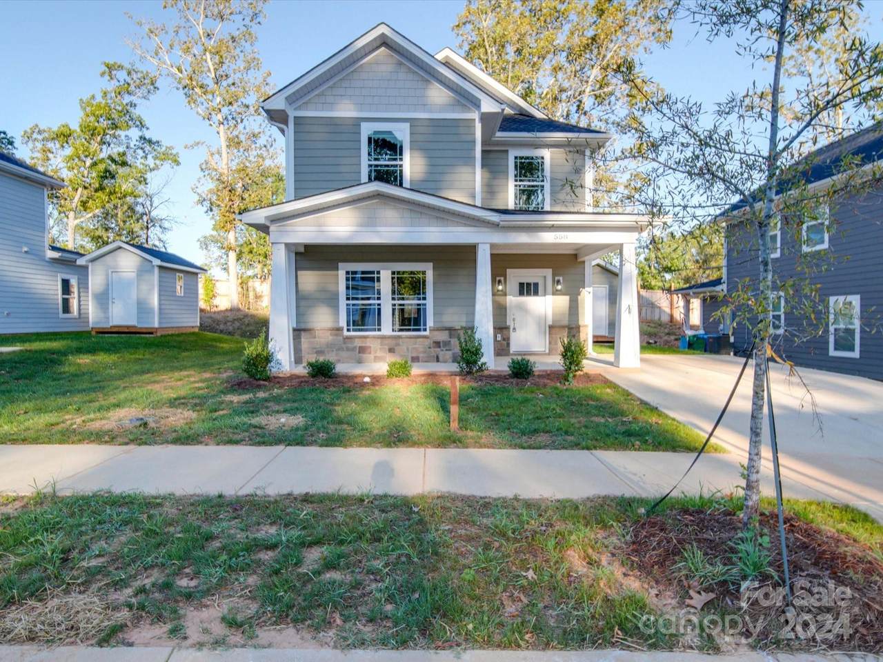 558 Geneva Circle - Photo 1