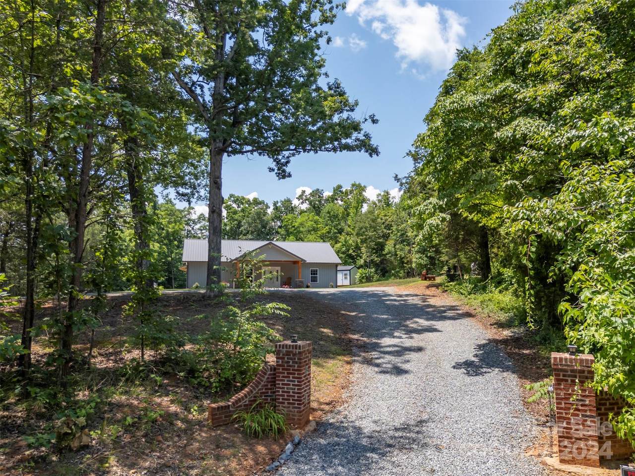 107 Grandview Drive - Photo 1