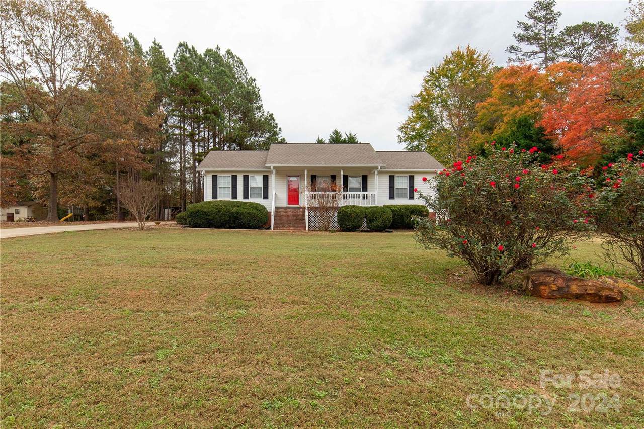 638 Mosteller Drive - Photo 1