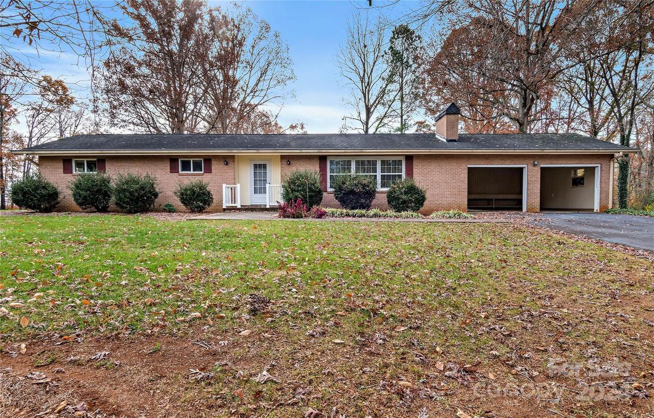 1090 Brookview Road - Photo 1