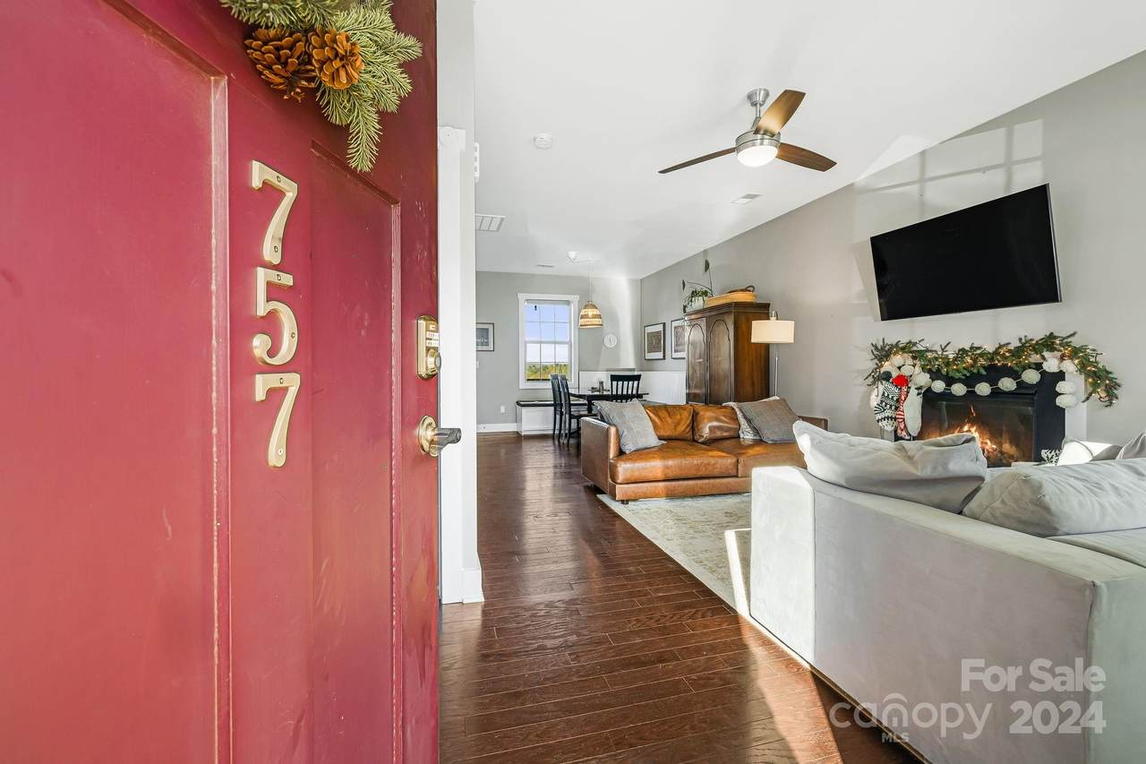757 Cardwell Lane - Photo 1