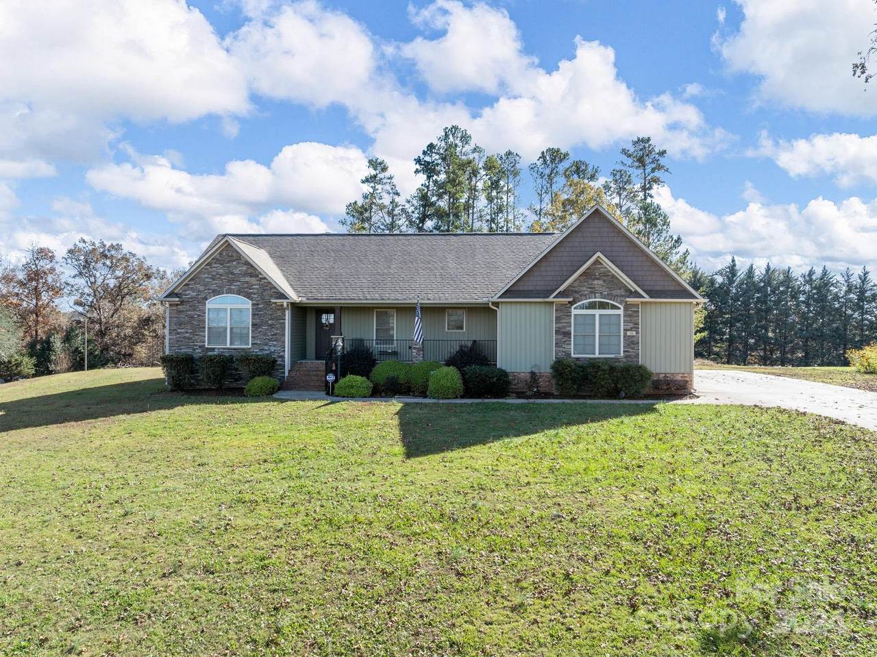 118 Heartleaf Way - Photo 1