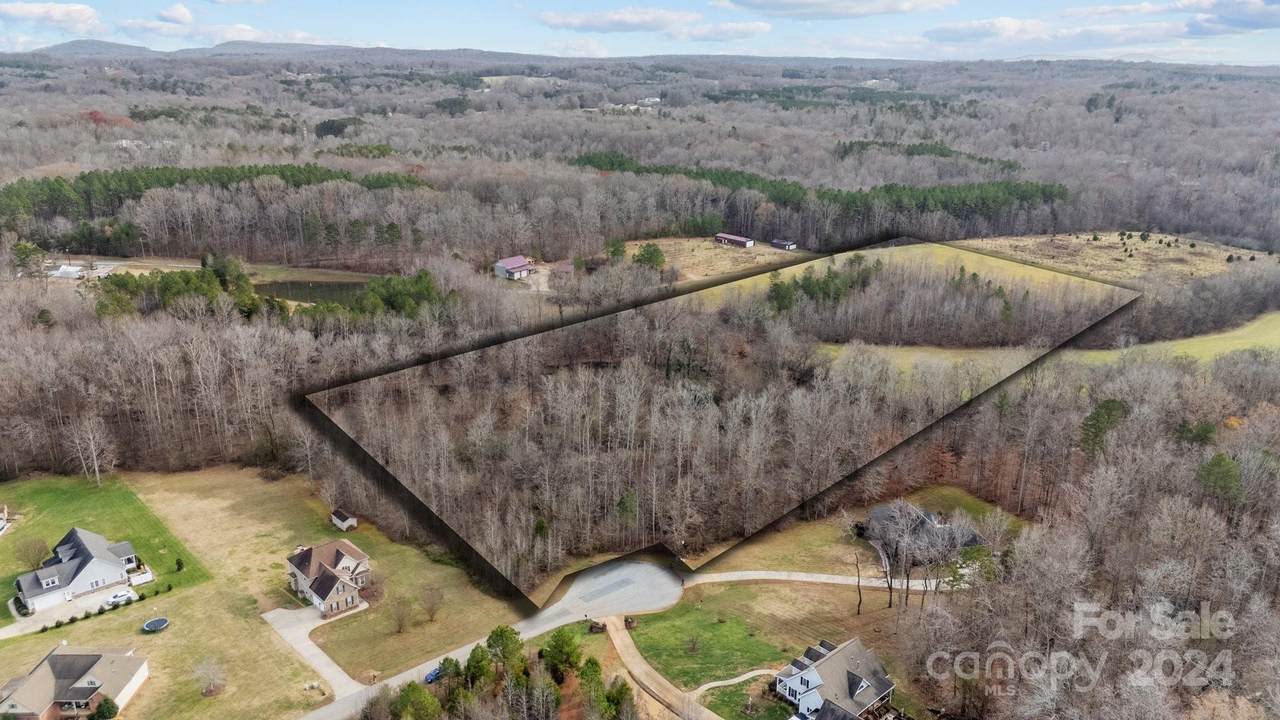 609 Copperfield Lane - Photo 1