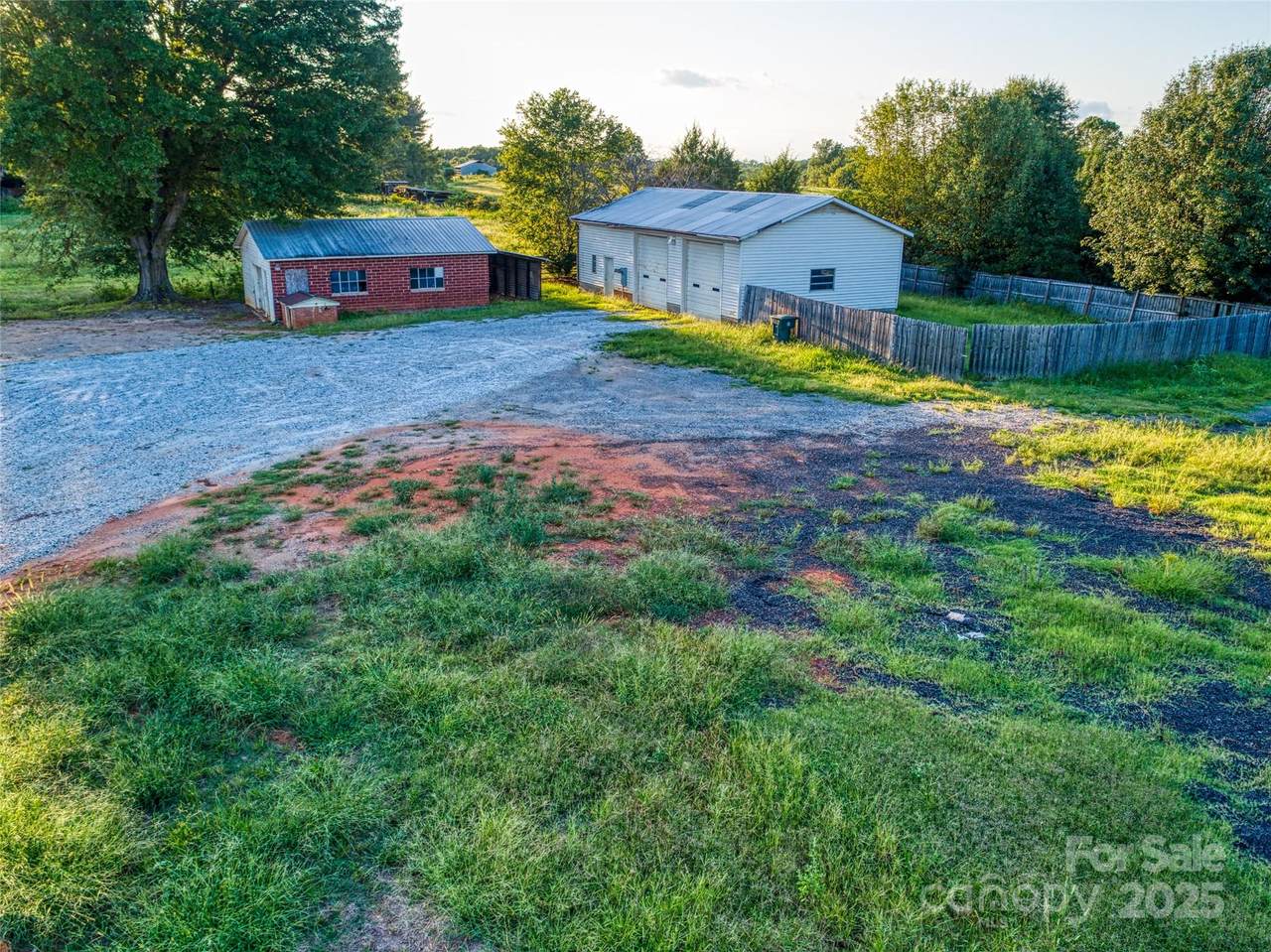 690 River Highway - Photo 1