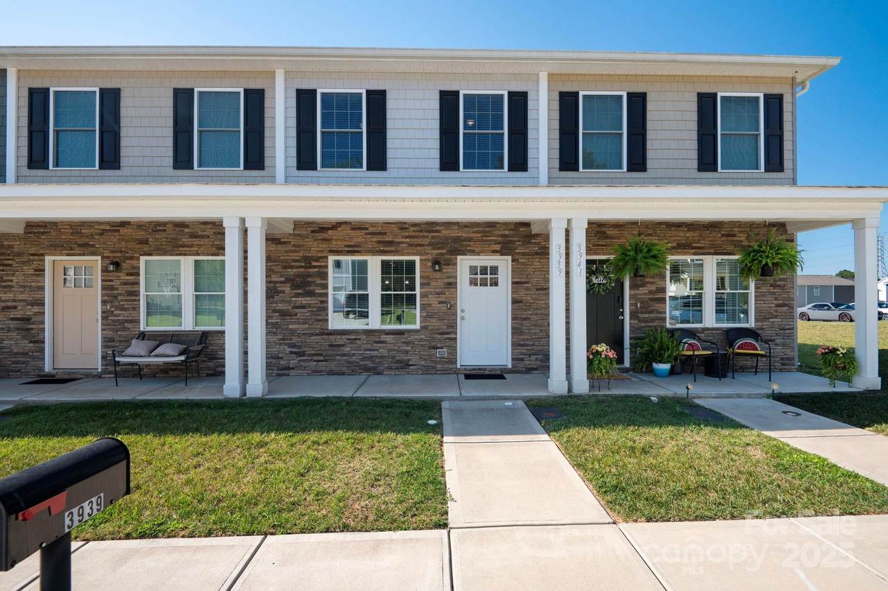 3939 Newhall Drive - Photo 1