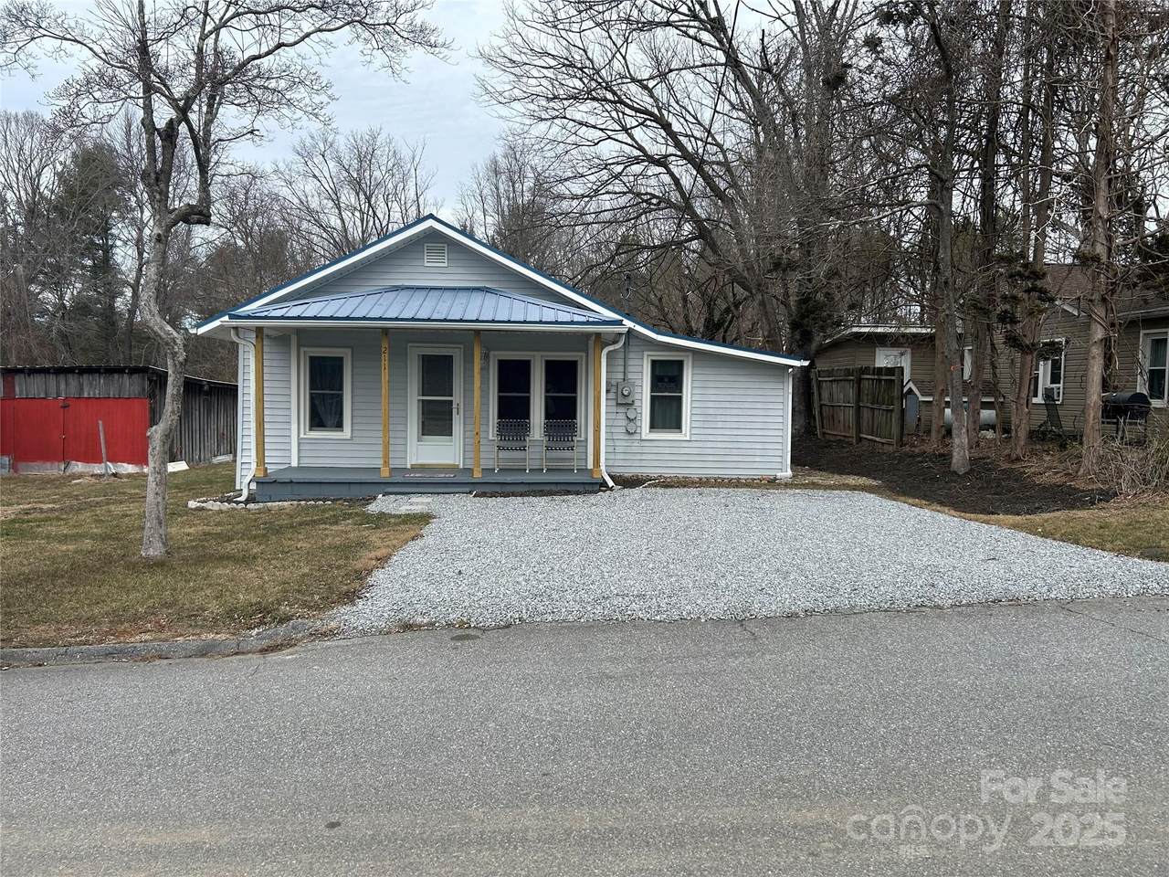 211 Aycock Avenue - Photo 1