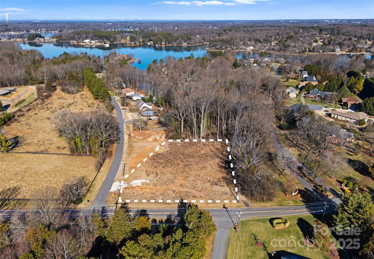 522 Langtree Road - Photo 1