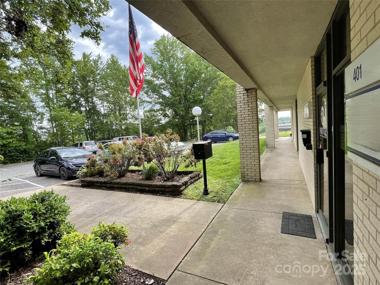 1835 Davie Avenue - Photo 1