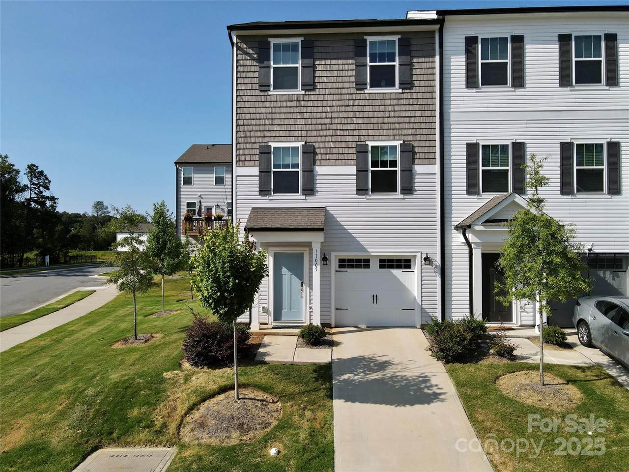 11005 Woodland Creek Way - Photo 1