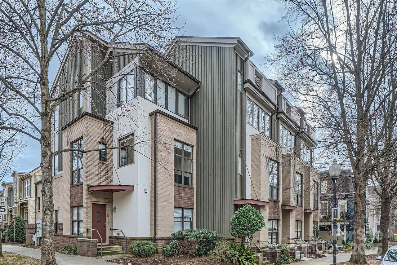 716 Alexander Street - Photo 1