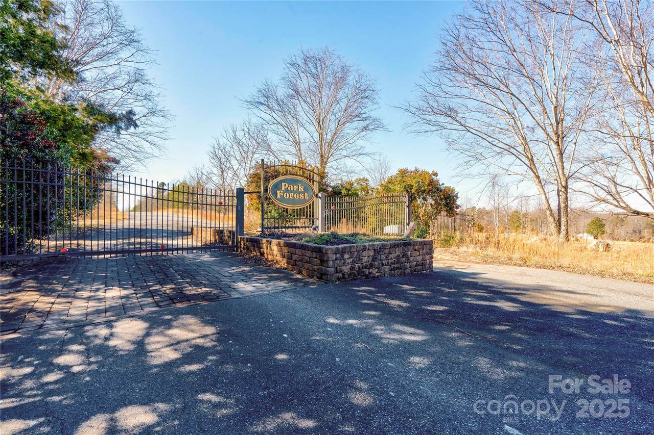 104 Highland Terrace - Photo 1