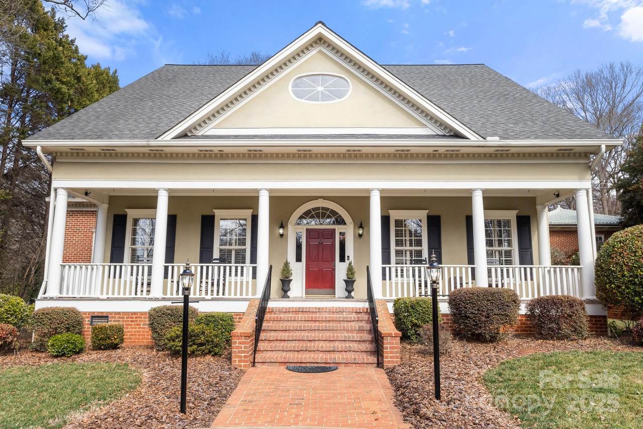 1335 Marion Street - Photo 1