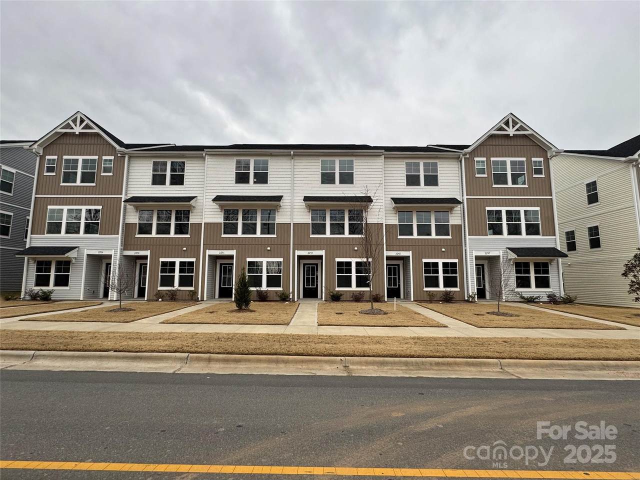 225 Kennerly Avenue - Photo 1
