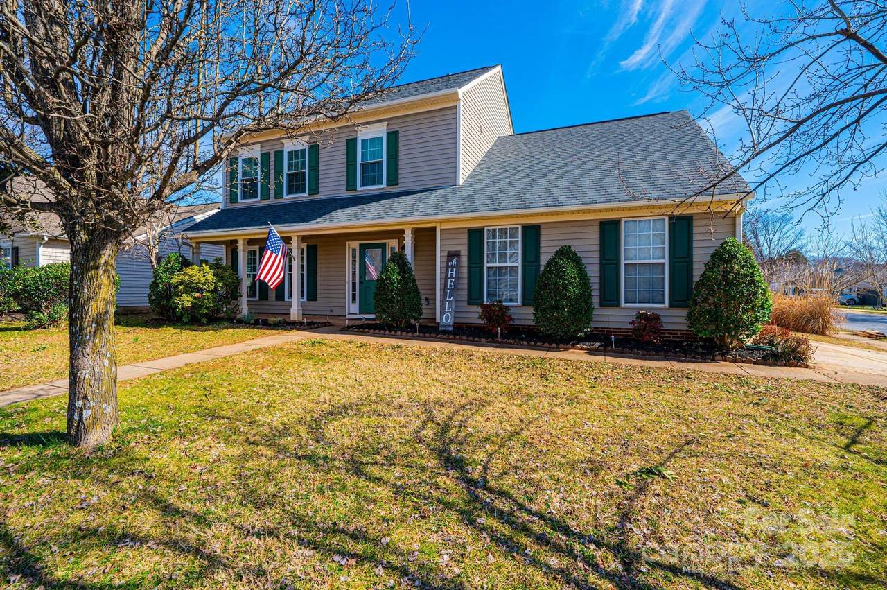 102 Brewster Court - Photo 1