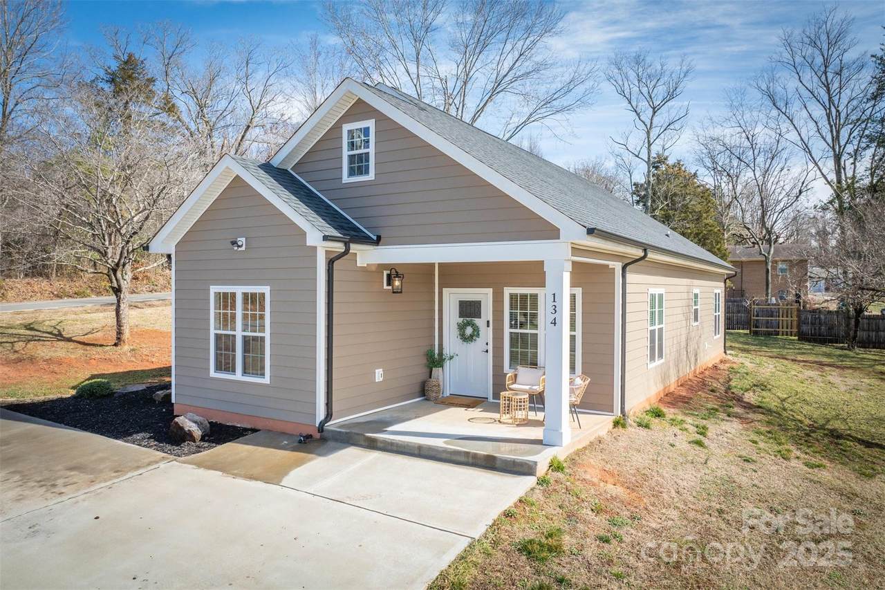 134 Starmount Circle - Photo 1
