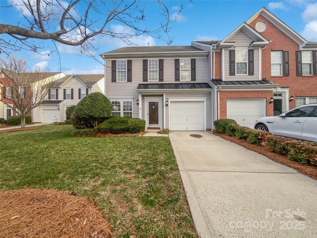 5084 Parkview Way - Photo 1