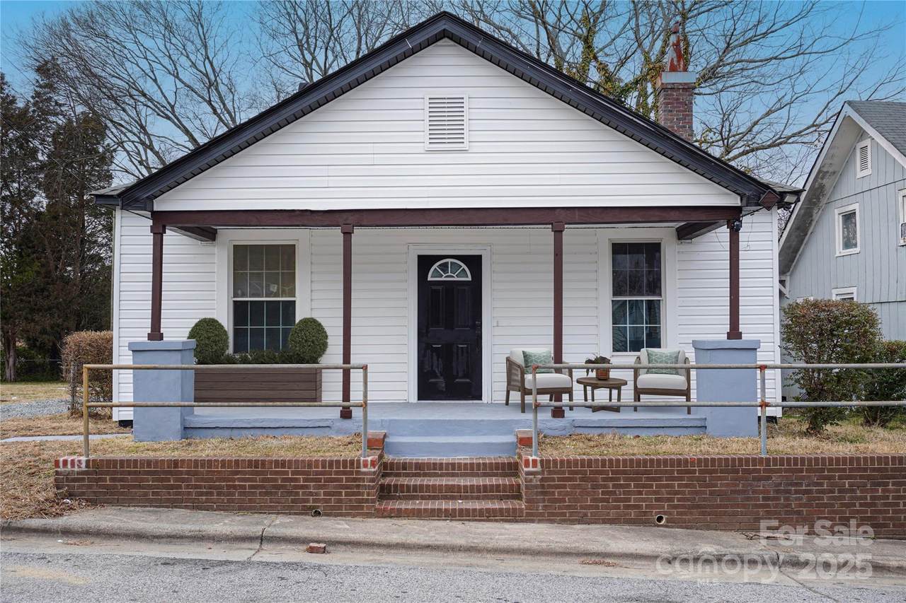 720 Holmes Street - Photo 1