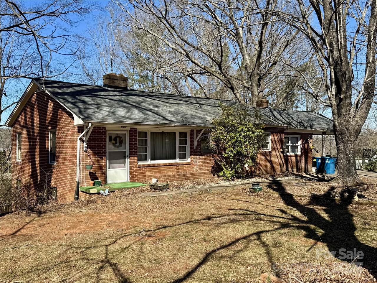 4073 Lee Cline Road - Photo 1