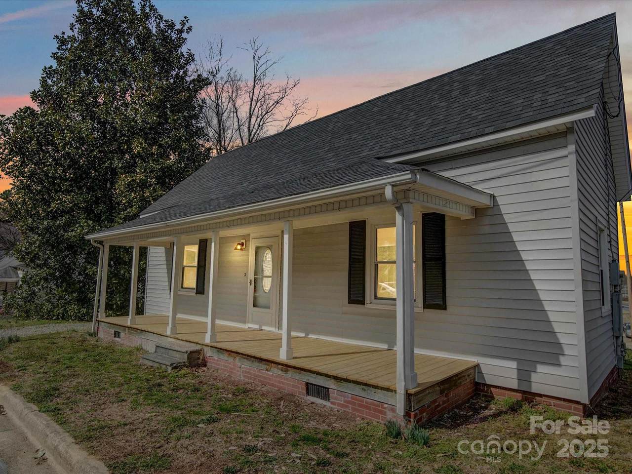 704 Mill Street - Photo 1
