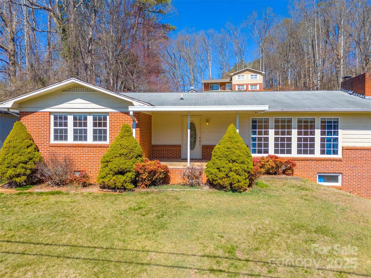 67 Hillcrest Street - Photo 1
