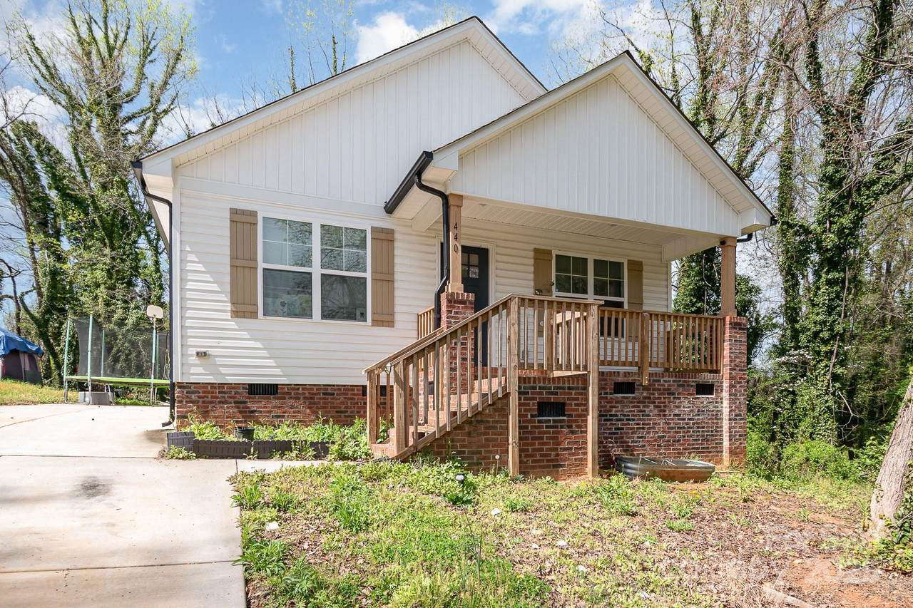 440 Moore Street - Photo 1