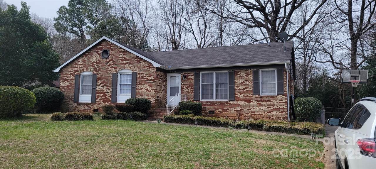 425 Whitethorn Drive - Photo 1