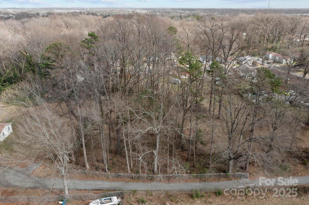2326 Custer Street - Photo 1