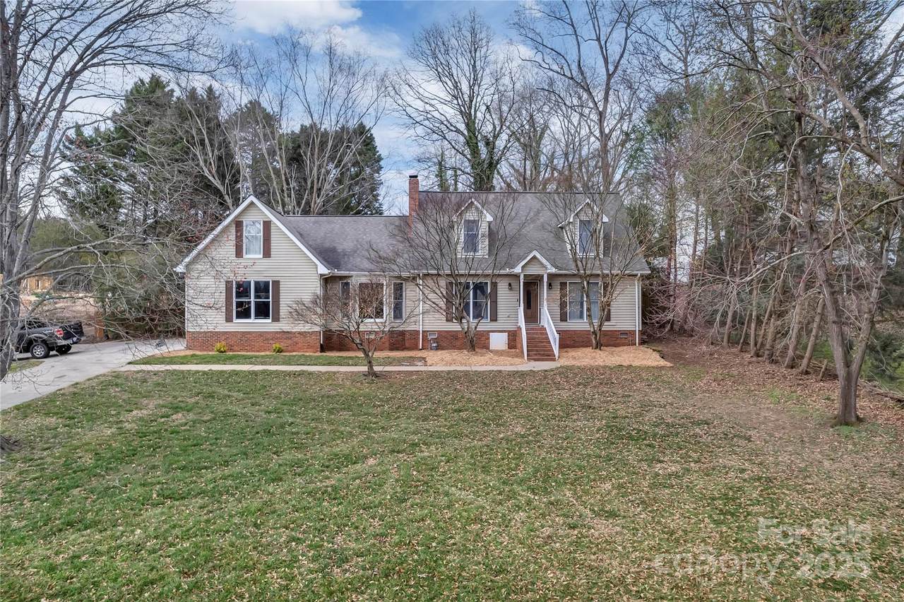 2201 Holly Lane - Photo 1