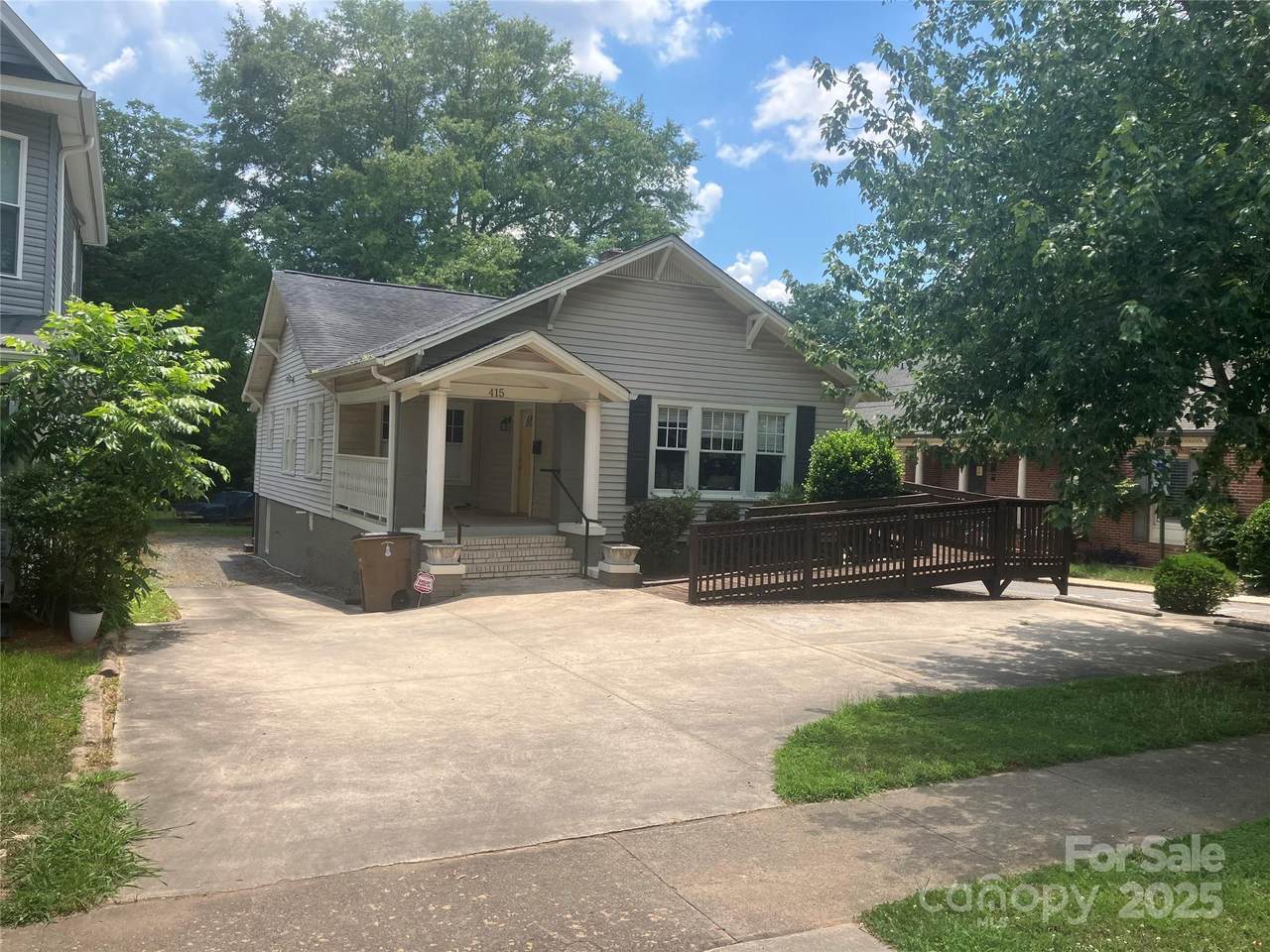 415 Warren Street - Photo 1