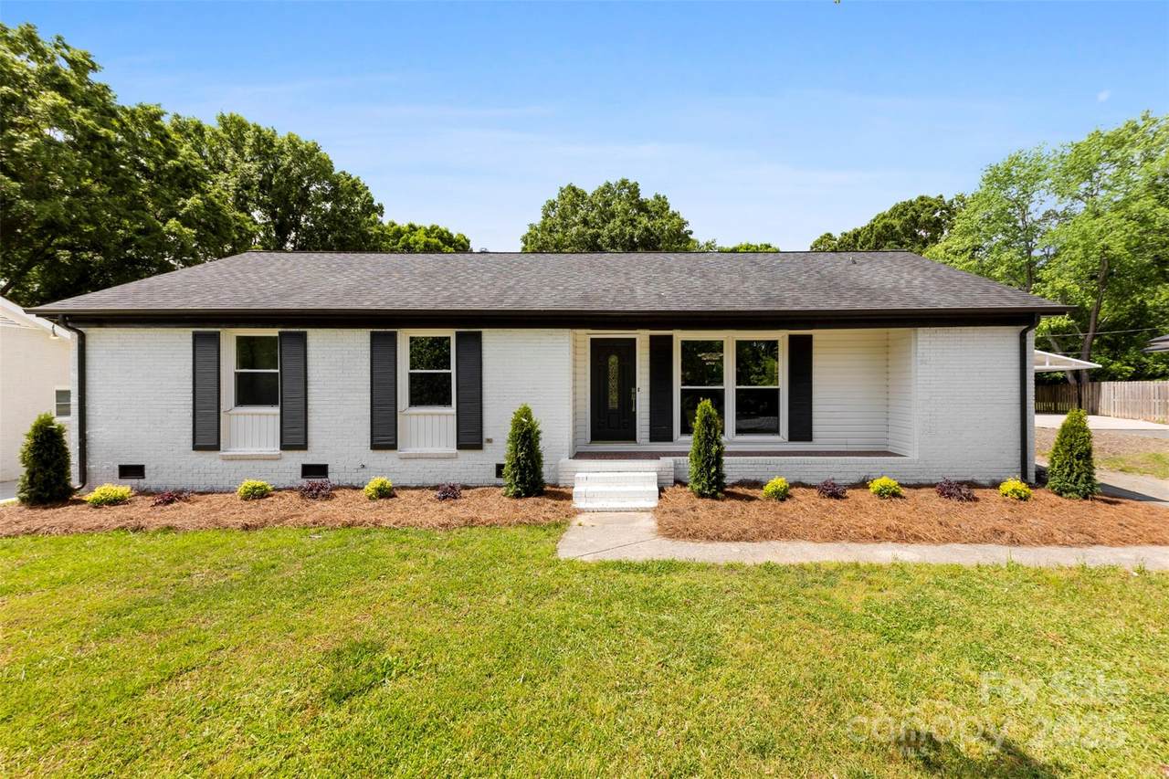 1316 Fox Run Drive - Photo 1