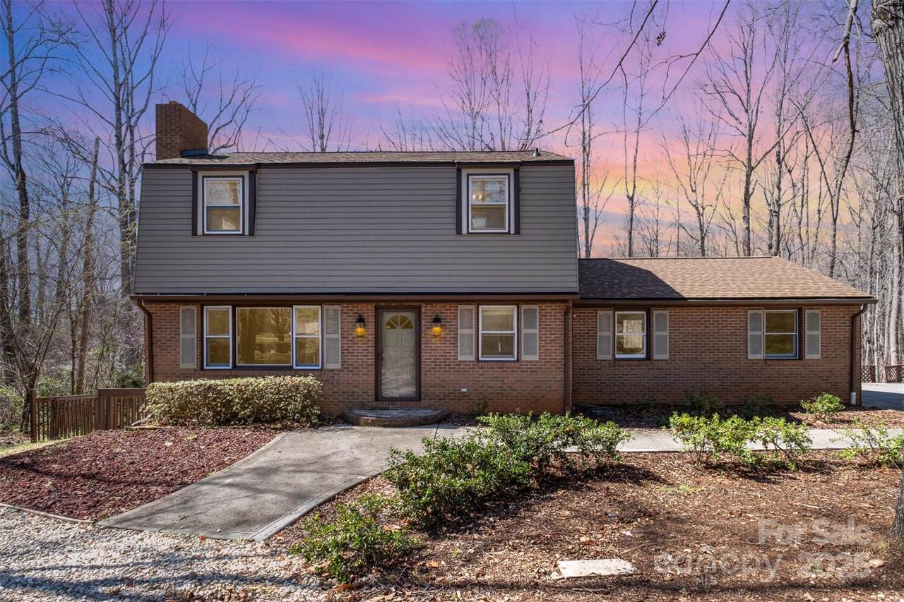 107 Grand Canyon Road - Photo 1