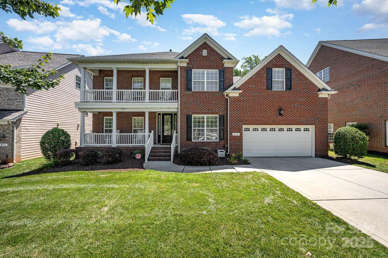 615 Vega Street - Photo 1