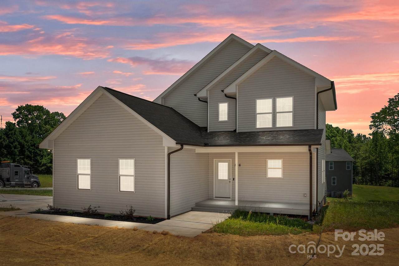 106 Desert Sky Court - Photo 1