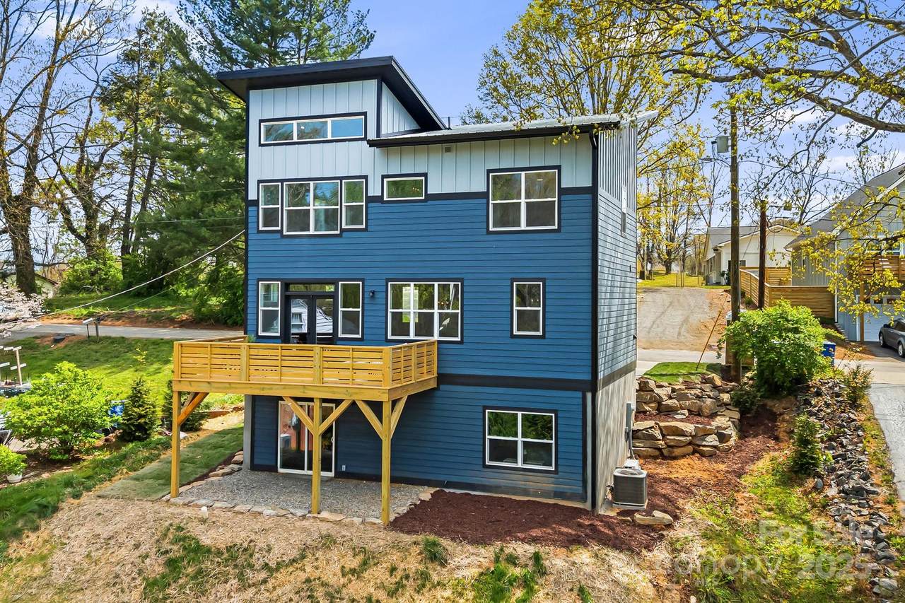 37 Crestview Street - Photo 1