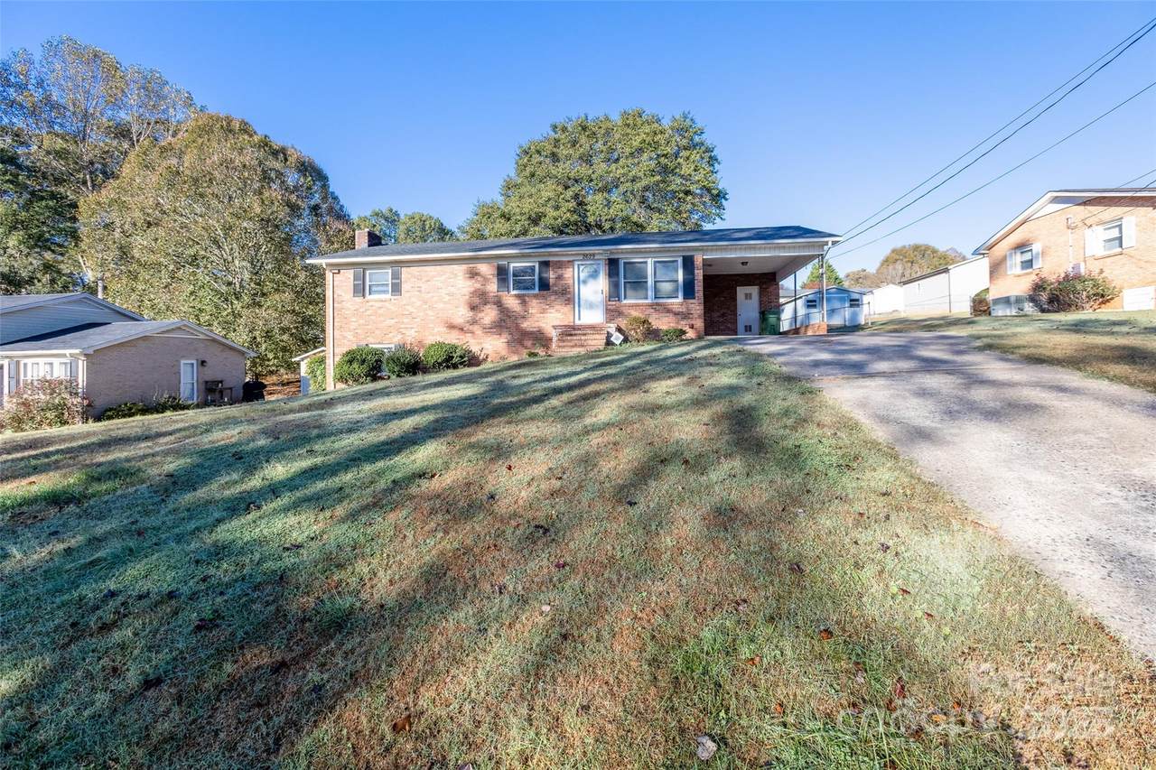 2629 Paula Drive - Photo 1