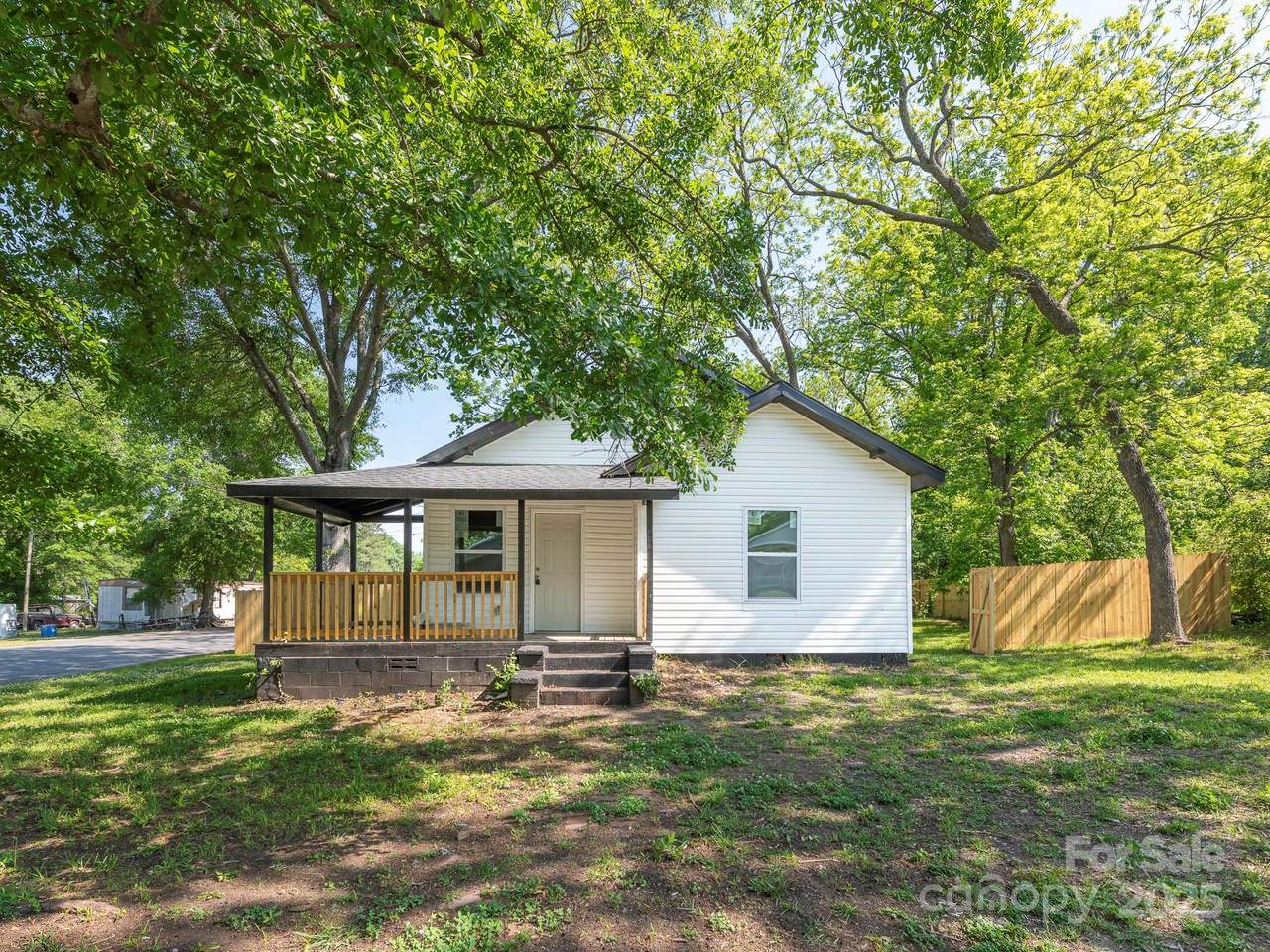 108 Graham Street - Photo 1