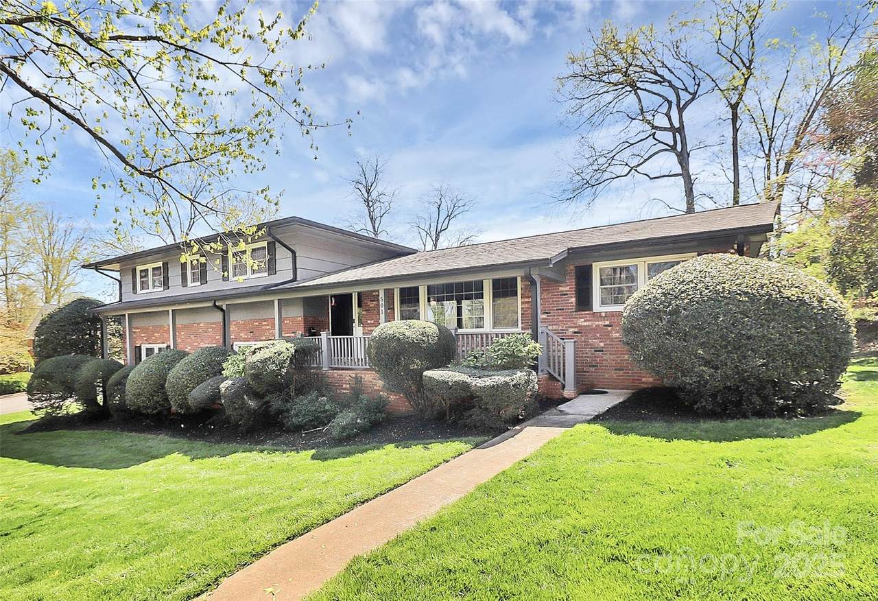 501 Eastwood Drive - Photo 1