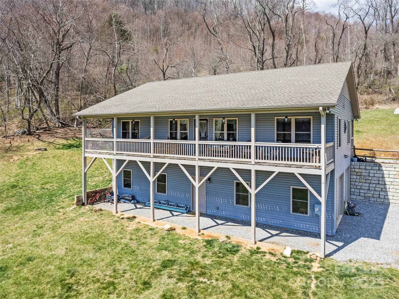 153 Trinity Drive - Photo 1