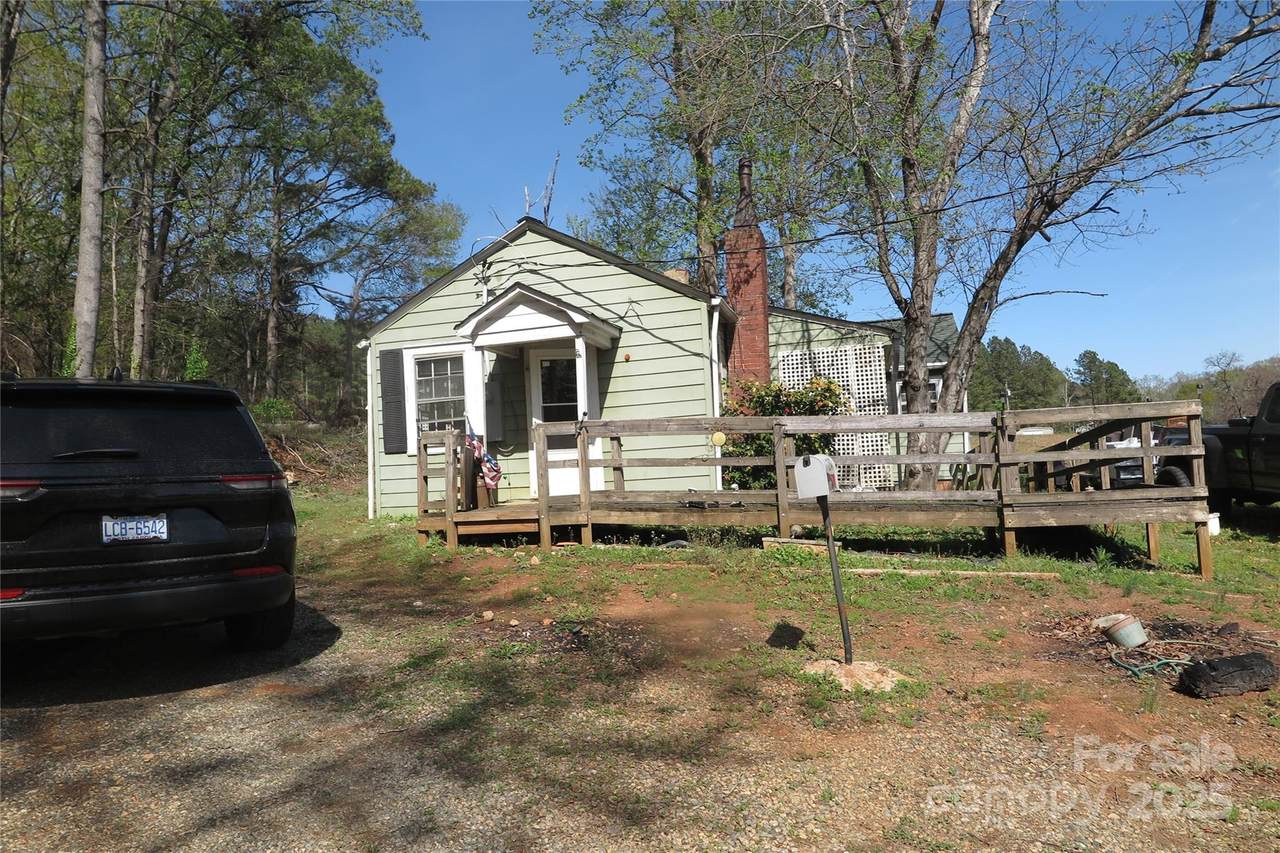 2547 Gastonia Highway - Photo 1