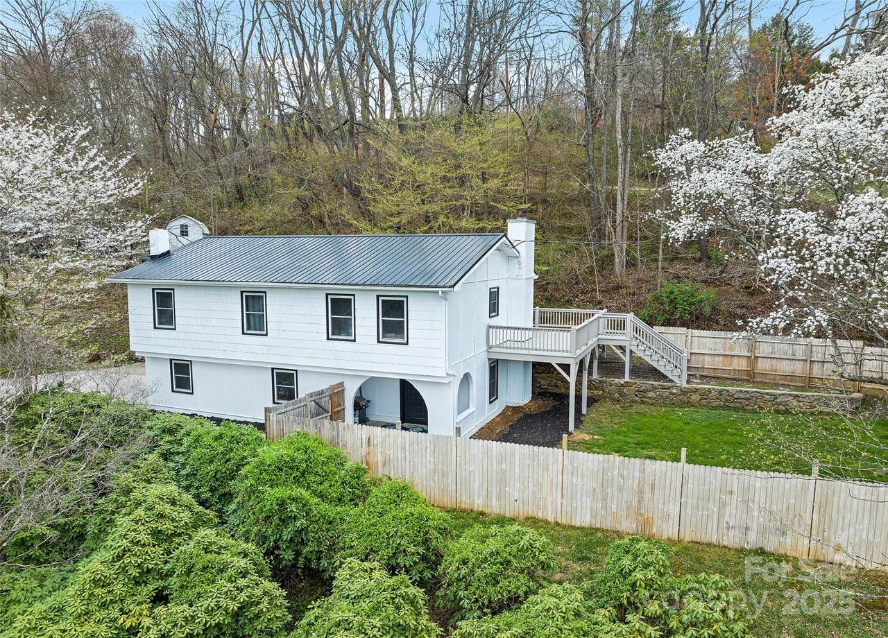 144 Pinehaven Drive - Photo 1