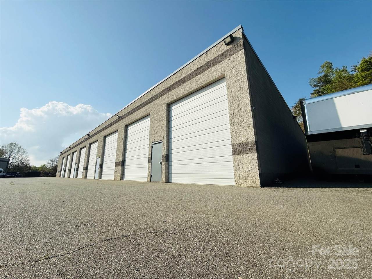291 Cayuga Drive - Photo 1
