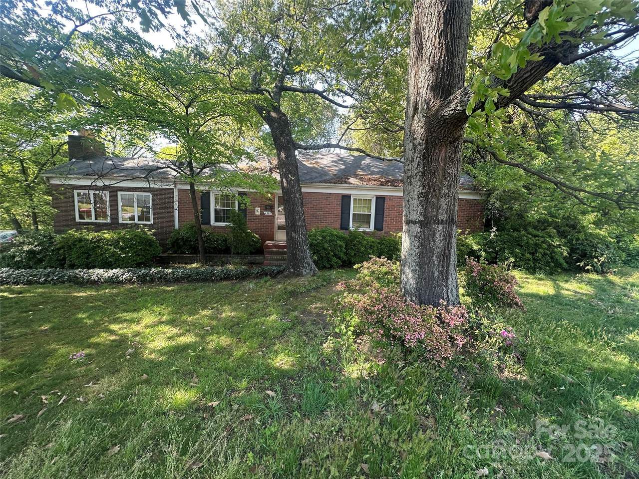 4301 The Plaza - Photo 1