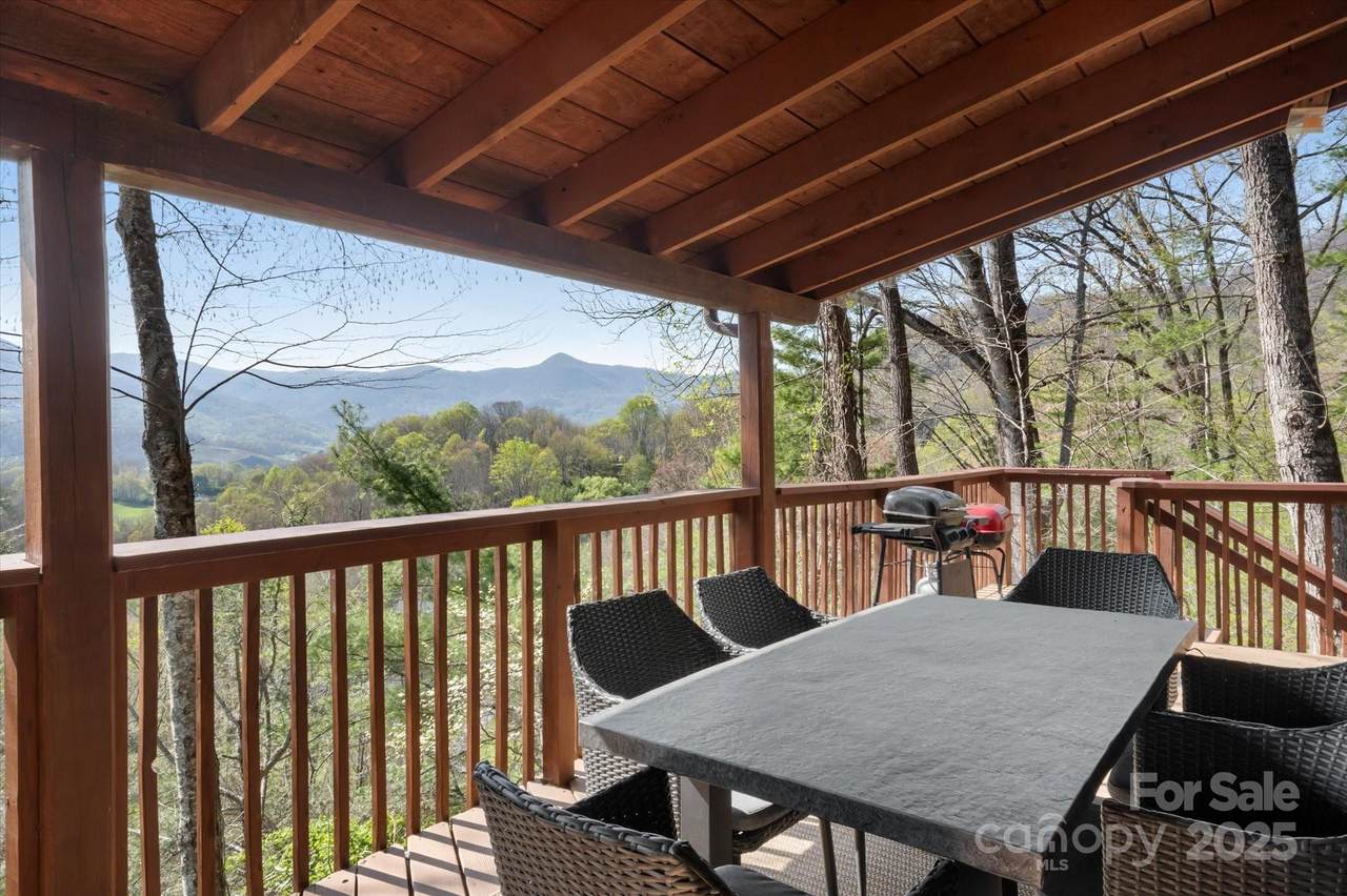 573 Countryside Drive - Photo 1