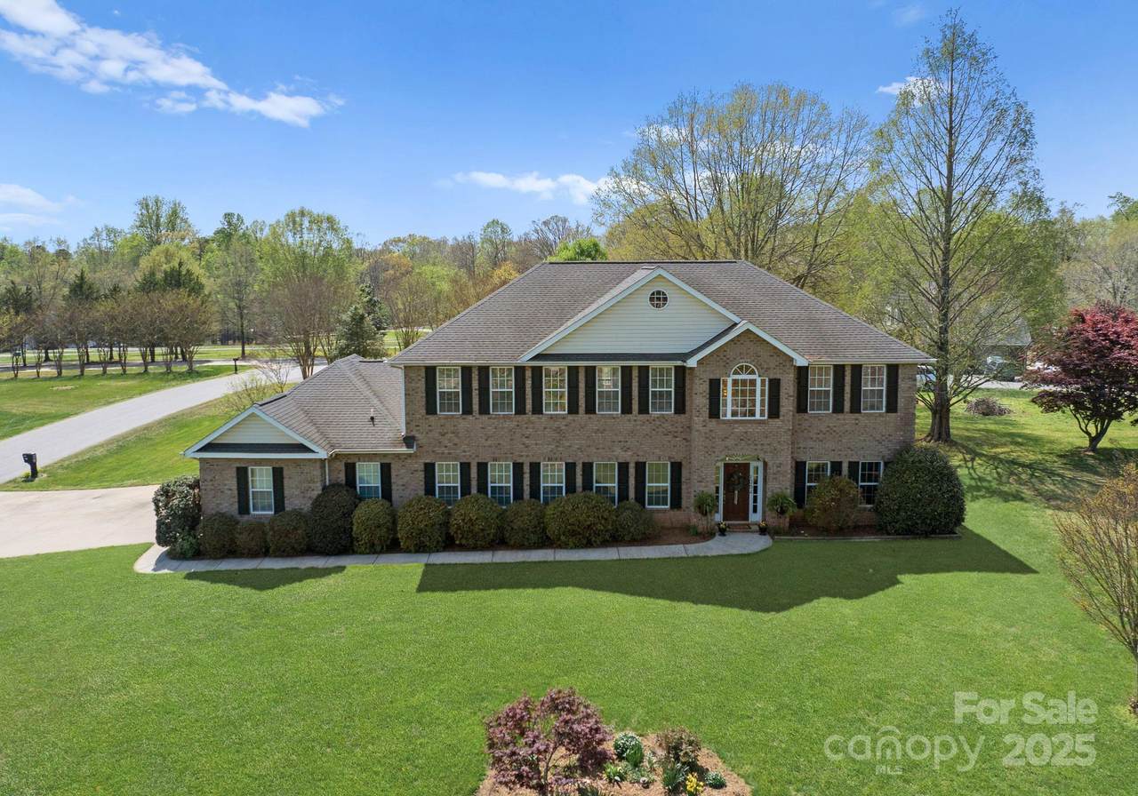 1052 Perth Road - Photo 1